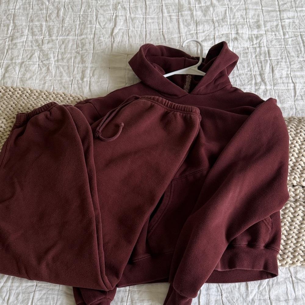 Skims Jogger set